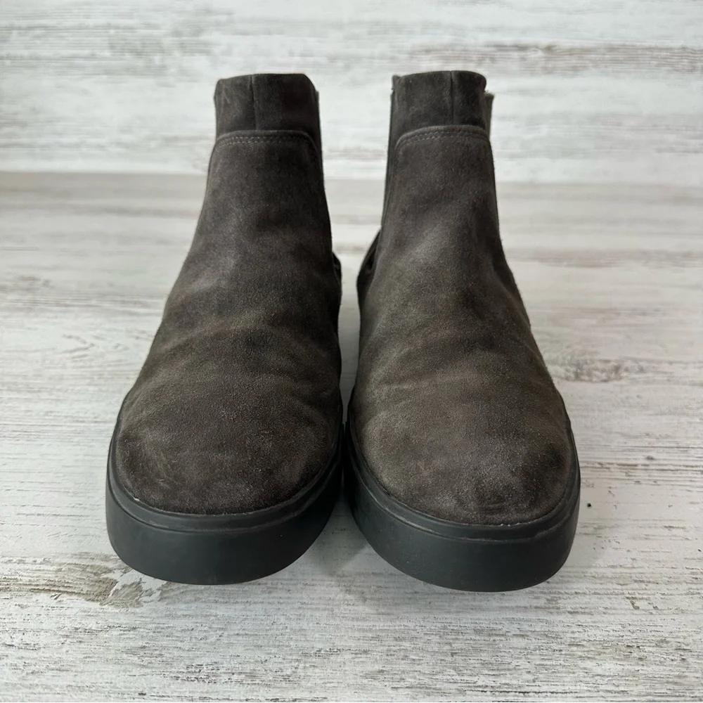 VINCE Lowell Water Repellent Suede Leather Chelsea Boots Brown 8.5